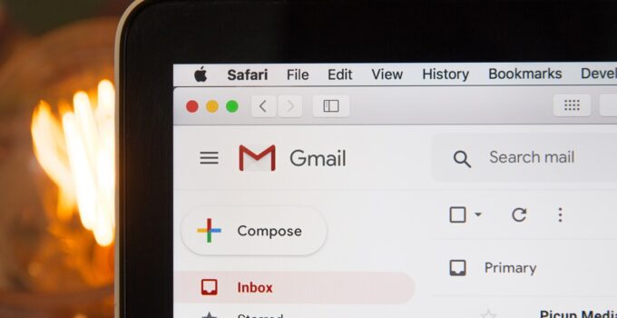 5 Smart Ways to Manage Multiple Email Accounts in 2024
