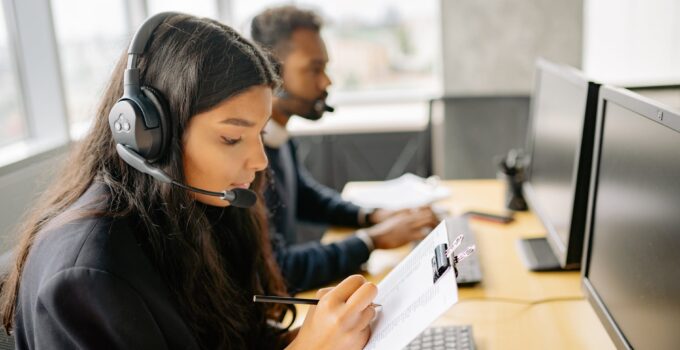 Why Your Business Needs A Call Answering Service