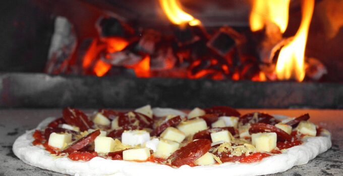 The 11 Best Tips and Techniques for Using a Pizza Oven 