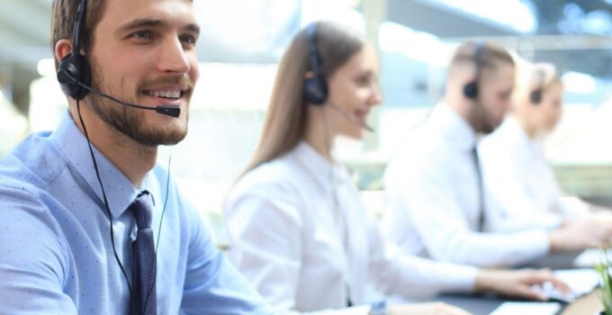 How Contact Centers Can Better Manage Employees And Performance