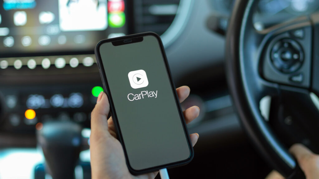 Connecting with Apple CarPlay