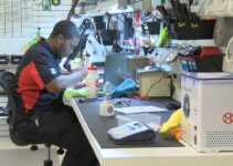 Running a Phone Repair Shop? Here’s How to Set up Your Business for Success