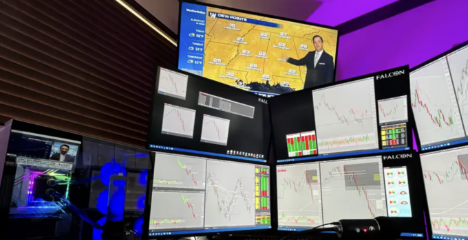 The Future of Multi-Monitor Trading: Trends and Innovations