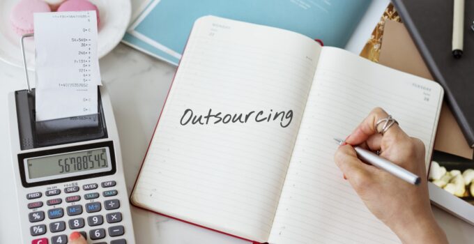 8 Signs It’s Time to Outsource Your IT Support