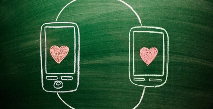 Online Dating Revolution: Finding Love in the Age of Technology