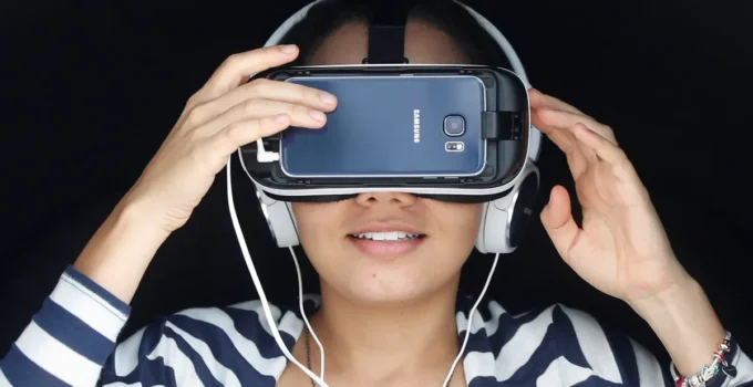 A Brief Guide to Virtual Reality Software