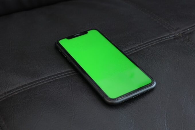 Fix Green Screen on iPhone