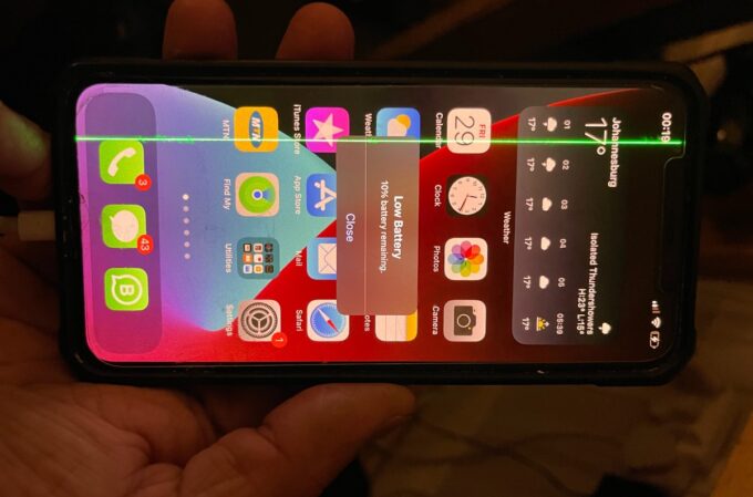 Iphone vertical screen lines