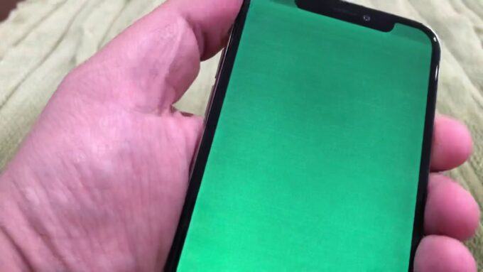 iphone green screen due to damage