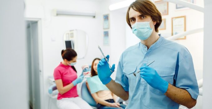 Top 5 Dental Assistant Schools in 2024: Programs Reviewed