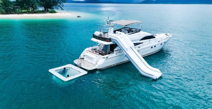 Private Yacht Charter vs Resort Stay in Indonesia ─ Which Offers the Best Escape