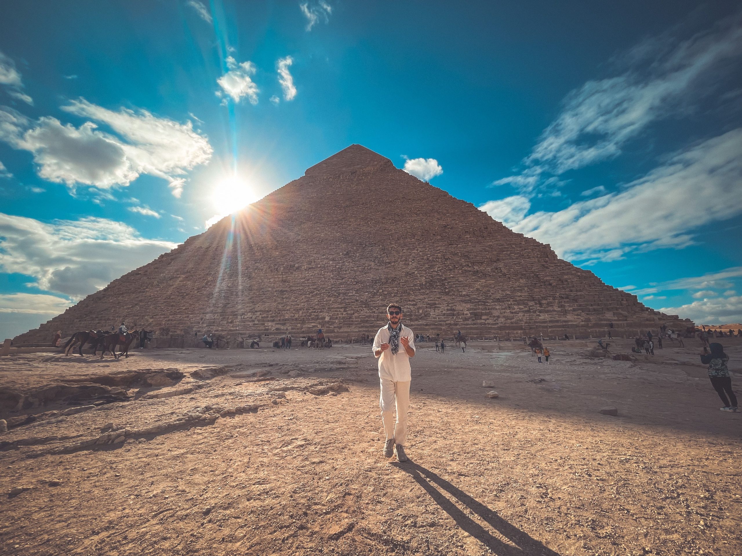How to Keep Your Phone Connected When Traveling Through Egypt How to Keep Your Phone Connected When Traveling Through Egypt